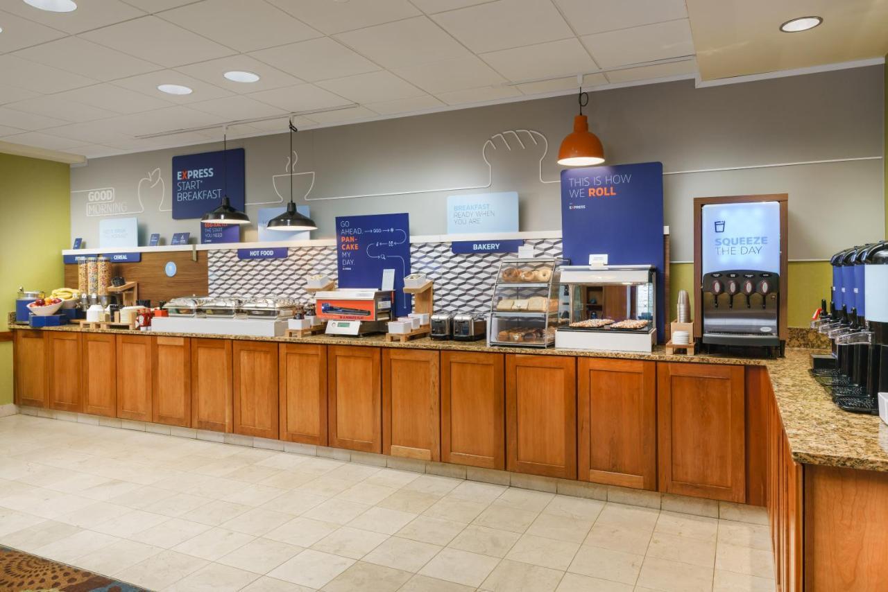 Holiday Inn Express Boston Brockton By Ihg Ngoại thất bức ảnh